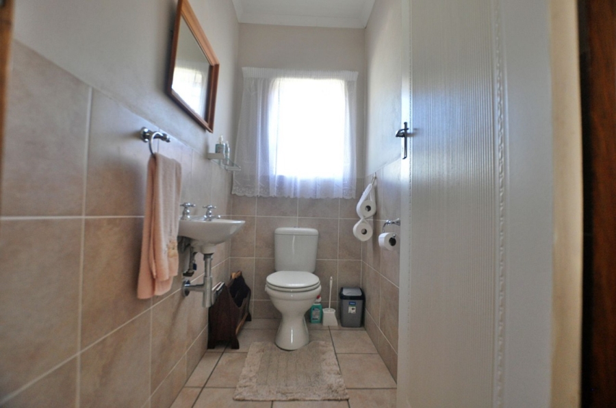 4 Bedroom Property for Sale in Fraaiuitsig Western Cape